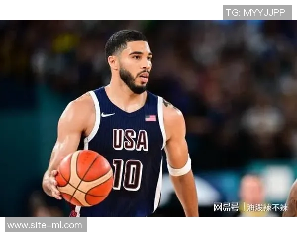 科塔赞塔图姆在场上如教练般引领队伍积极发声助力团队前行