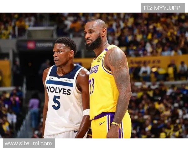 华子称赞戈贝尔为防守核心他的存在让球队在比赛中更有胜算